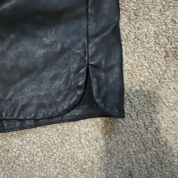 H&M leather short size 8 - Picture 3 of 3
